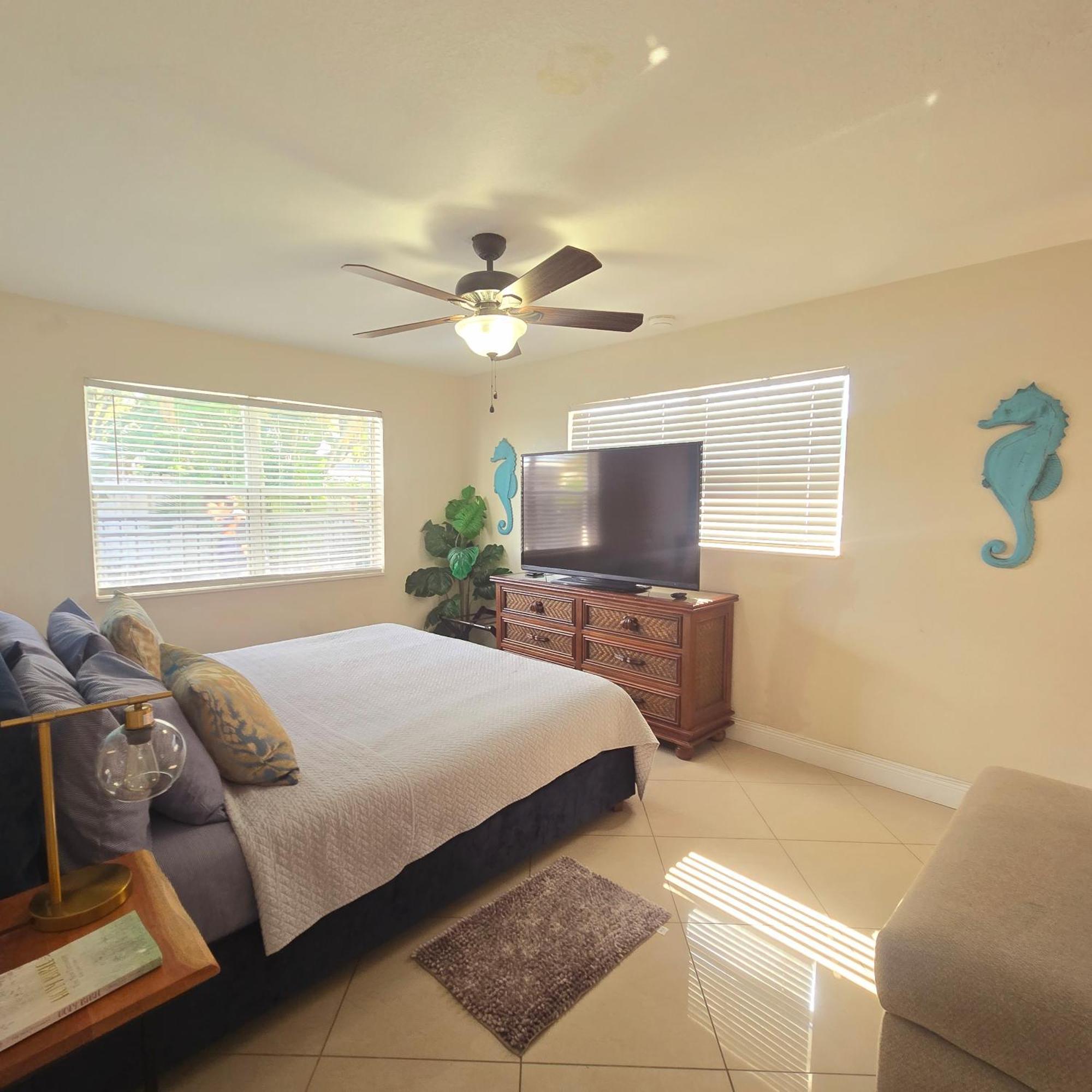 Equipped House W Pool & Patios, Near The Beaches, Prime Location- Ideal For Small Families, Coastal Haven Форт-Лодердейл Экстерьер фото