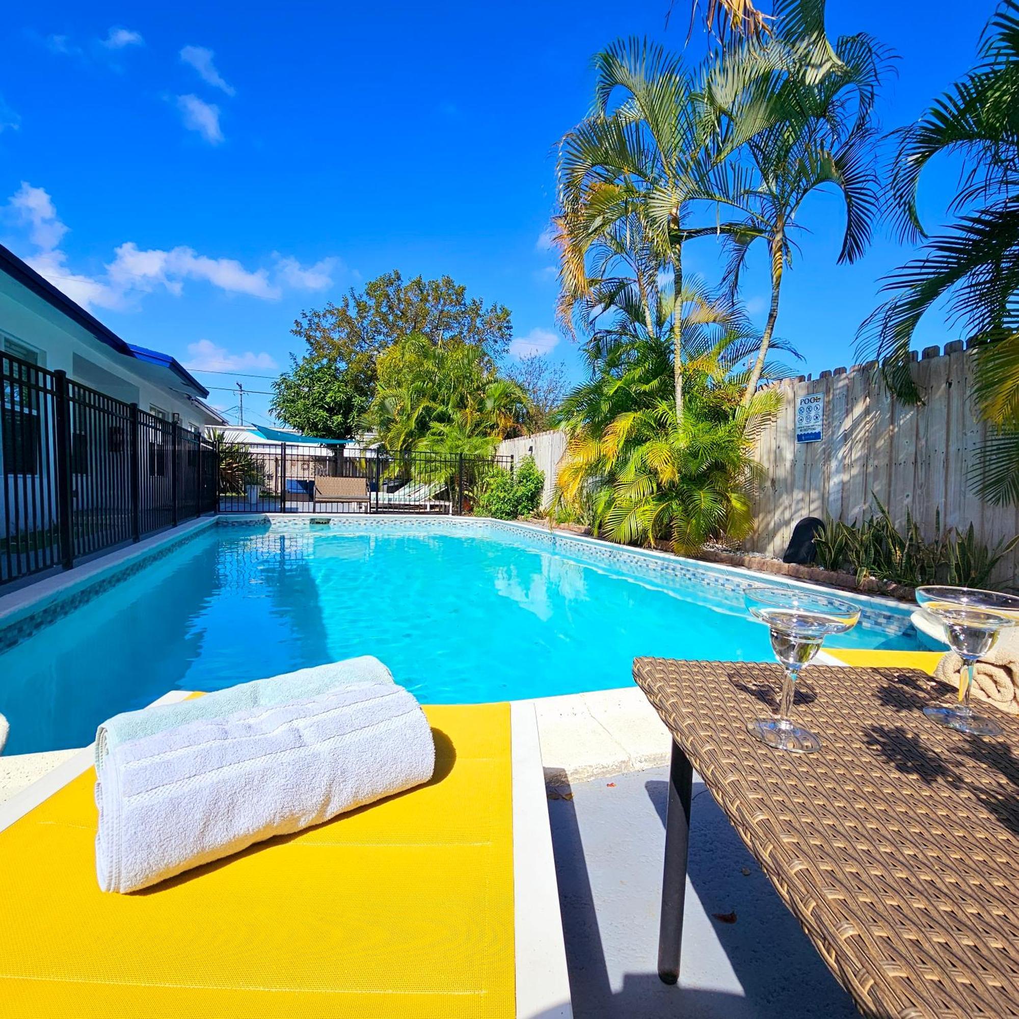 Equipped House W Pool & Patios, Near The Beaches, Prime Location- Ideal For Small Families, Coastal Haven Форт-Лодердейл Экстерьер фото