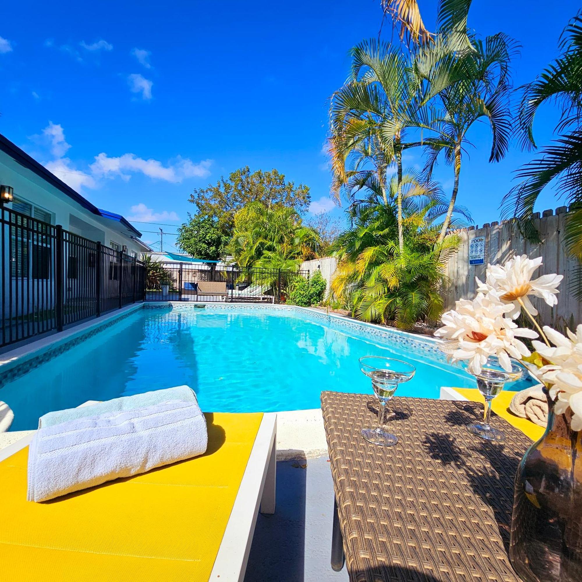 Equipped House W Pool & Patios, Near The Beaches, Prime Location- Ideal For Small Families, Coastal Haven Форт-Лодердейл Экстерьер фото