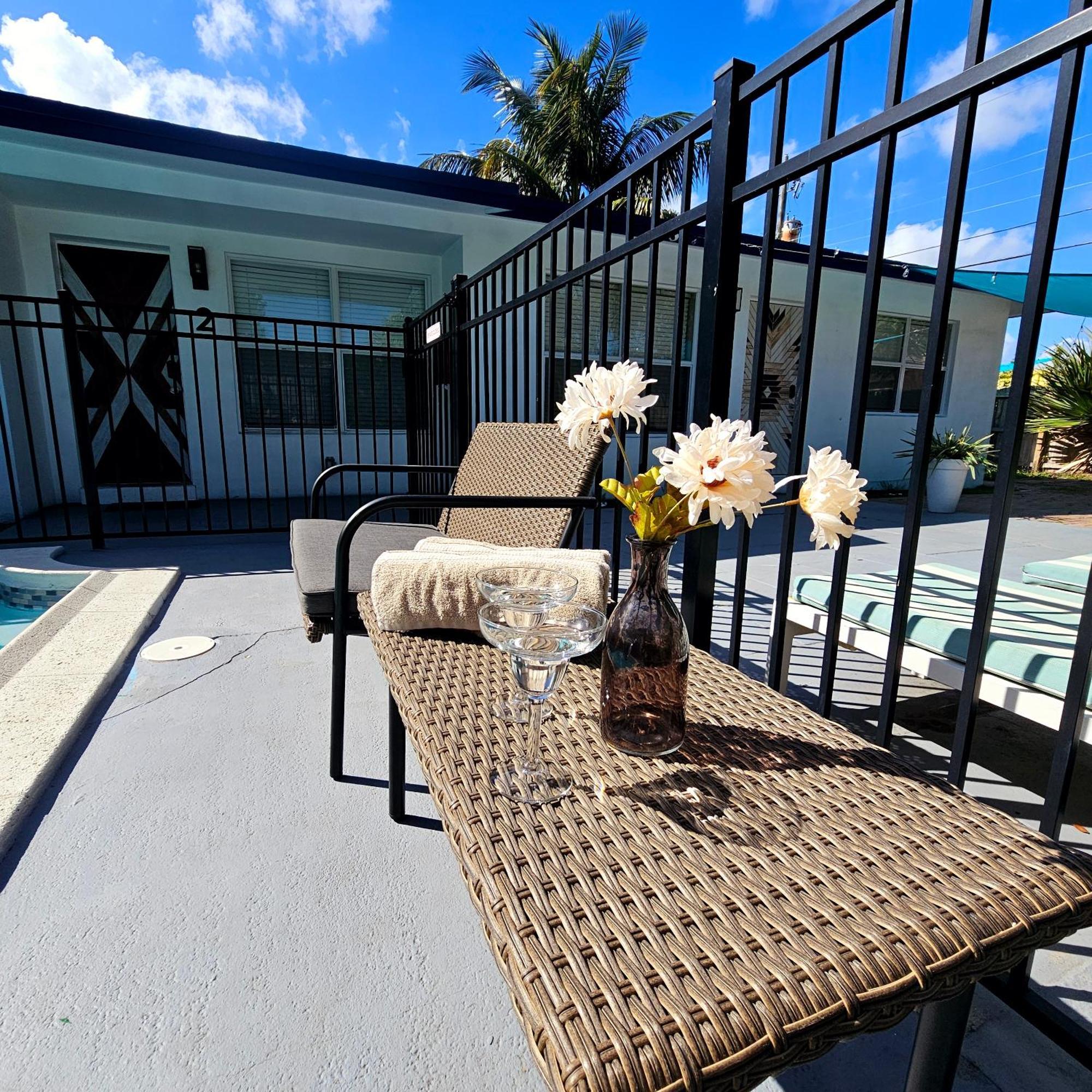 Equipped House W Pool & Patios, Near The Beaches, Prime Location- Ideal For Small Families, Coastal Haven Форт-Лодердейл Экстерьер фото